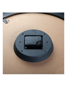 Wanduhr (60 x 6 x 60 cm) 2